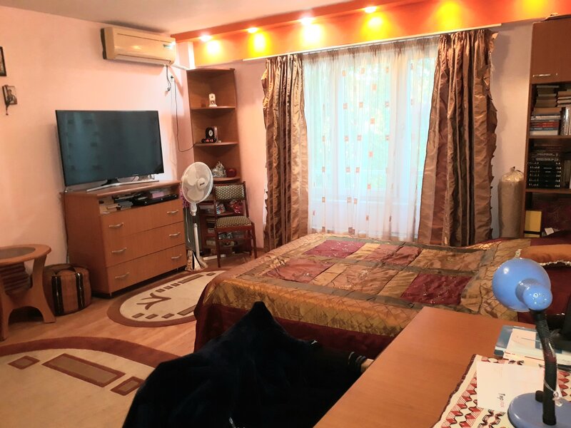 Calea Calarasilor, Hyperion, Popa Nan, stradal